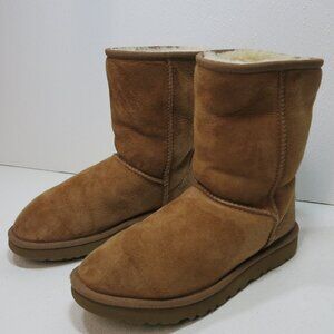 UGG Australia Classic Short Insulated Winter Boots Women's footwear Shoes Sz 6,